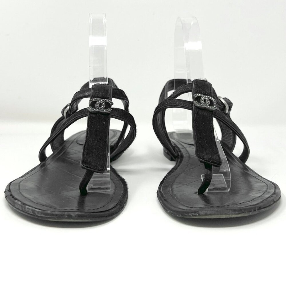 Chanel Black Leather CC Logo Thong Flat Sandals 37.5 Pony Hair - Picture 3 of 9